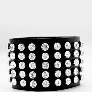 Black snap bracelet with rhinestone around